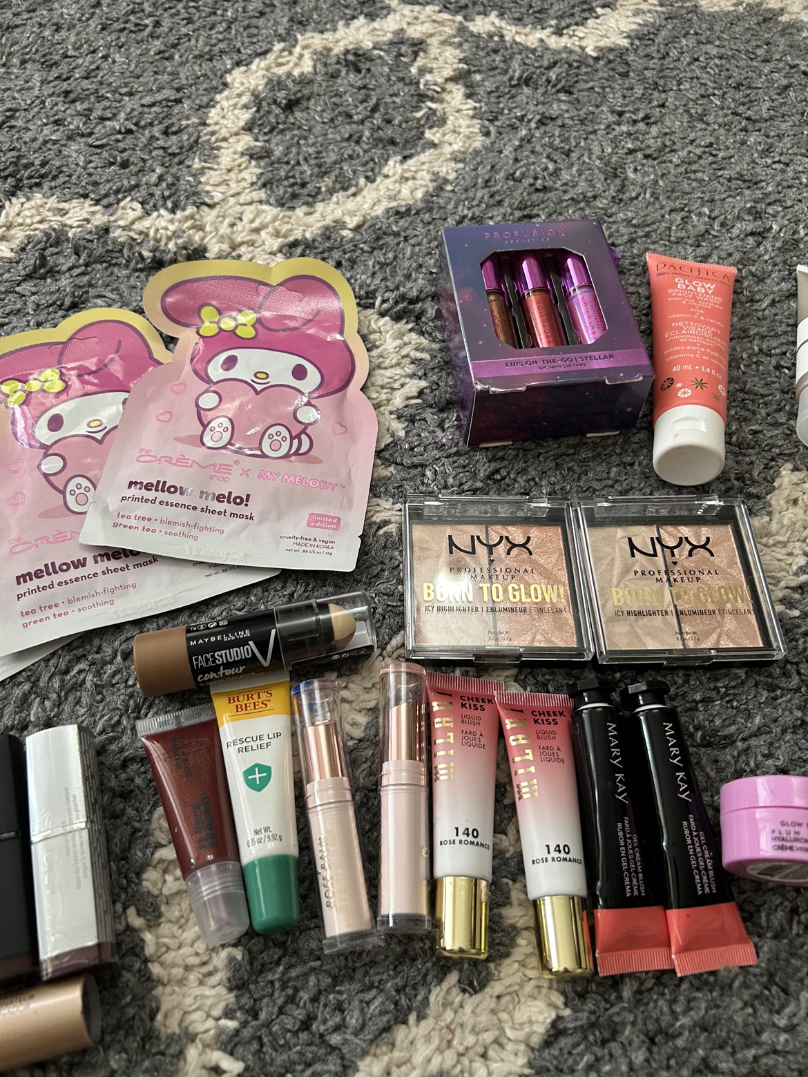 Make up and skin care buy 2 get 1 free - photo 3