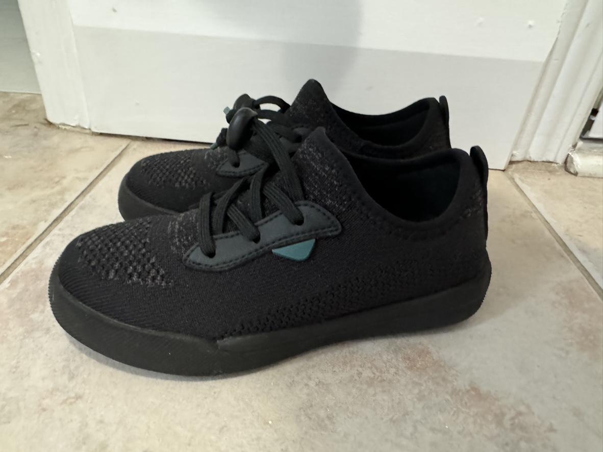 Kids Vessi Weekend Waterproof Sneakers Size 13
