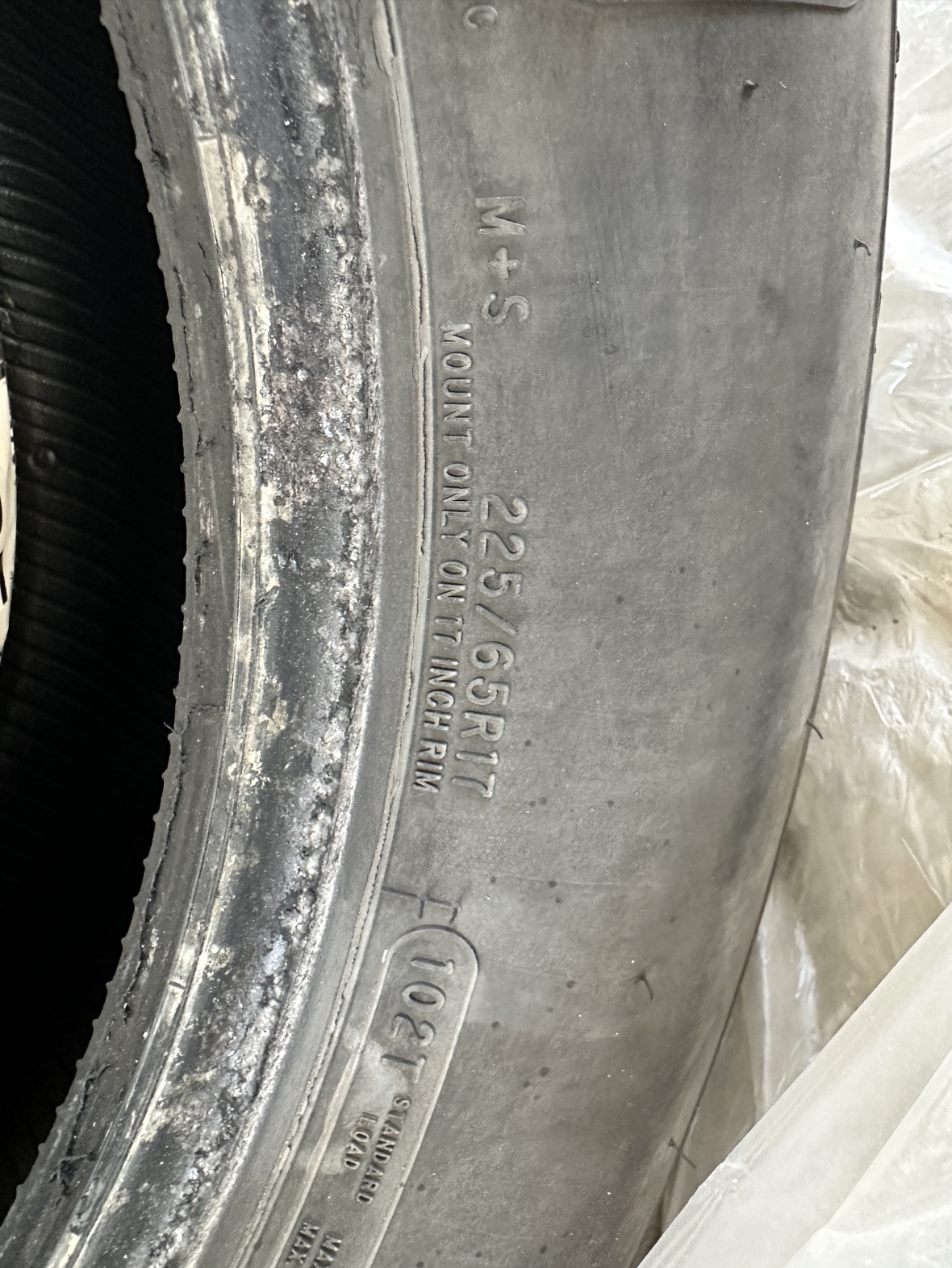 All season tires (only 3 tires) Motomaster - photo 2