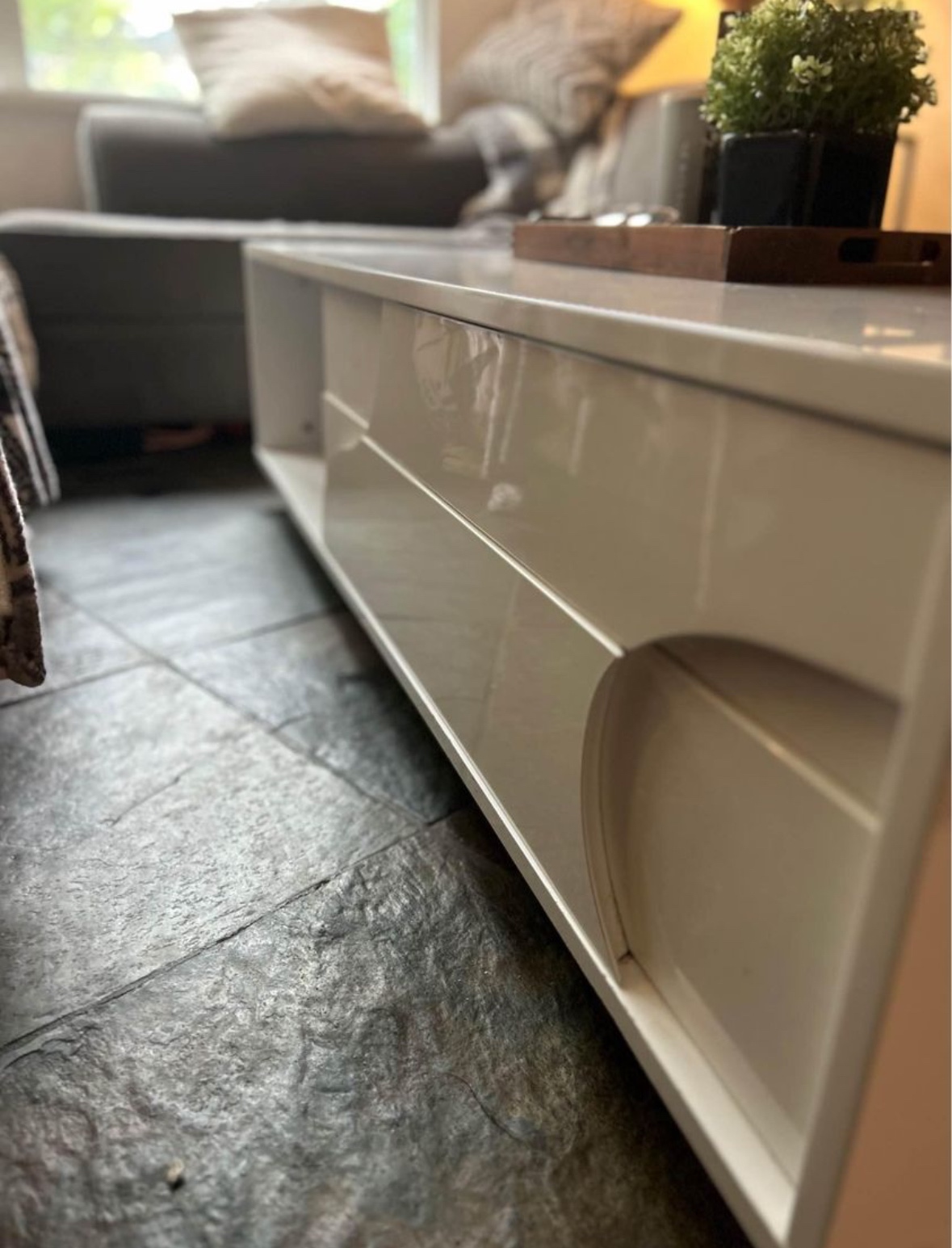 White coffee table - MUST GO ASAP - photo 2