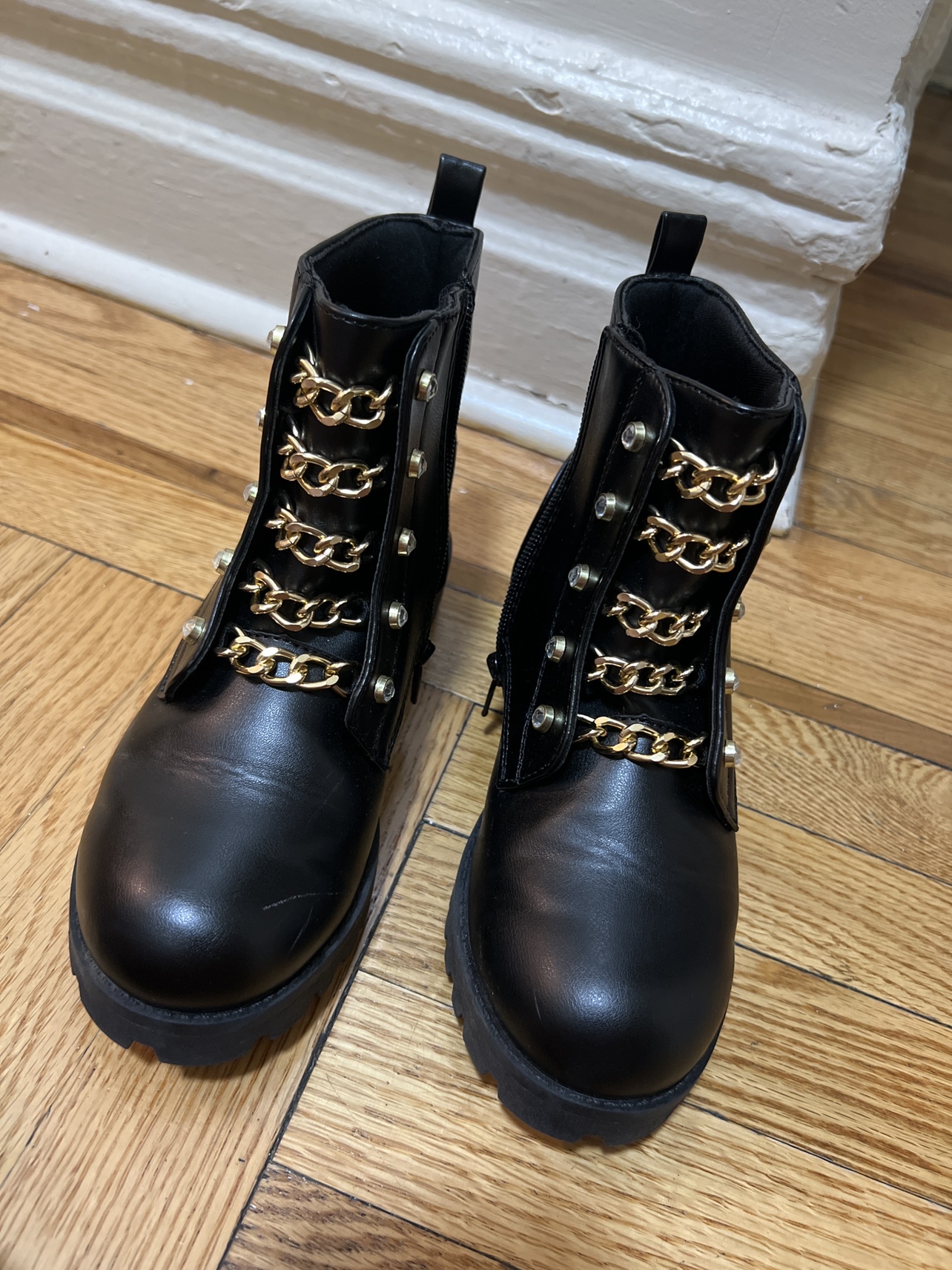 GIRLS DRESSY BOOTS SIZE 3Y