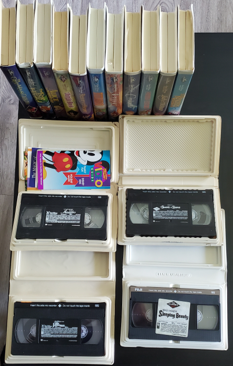 Complete Black Diamond Disney Classics set image indicator(3)