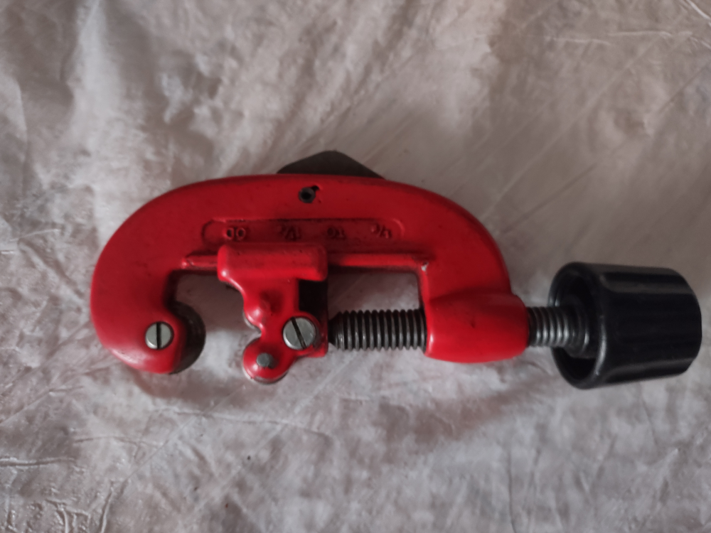 Super-Ego Pipe Cutter With Folding Blade Made In Spain