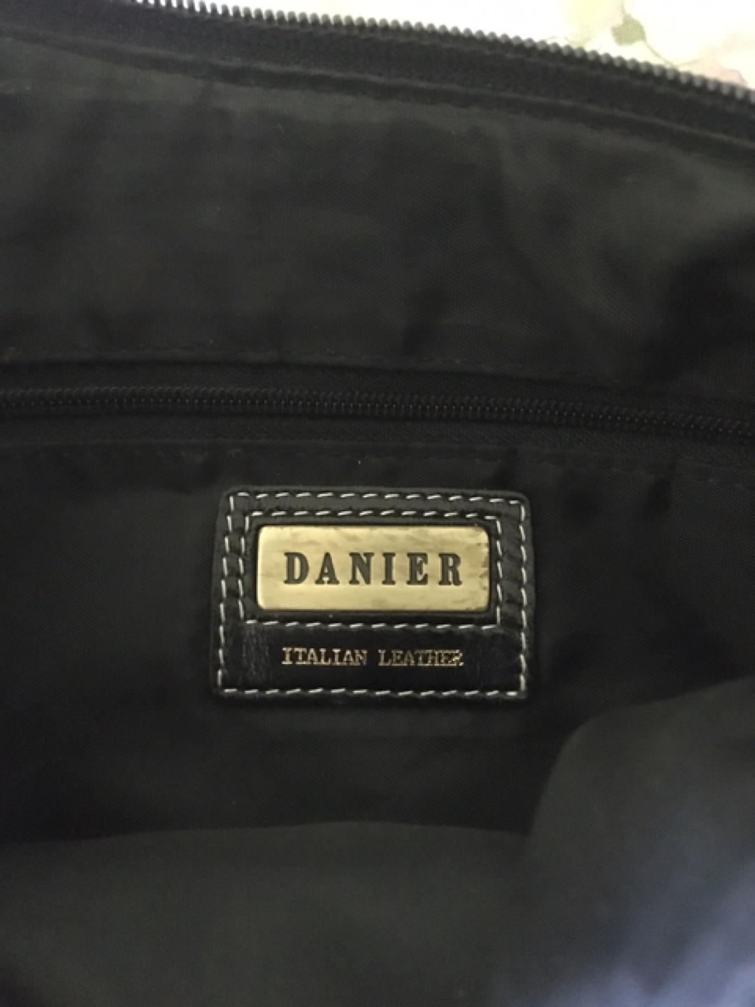 Vintage Danier shoulder purse image indicator(4)