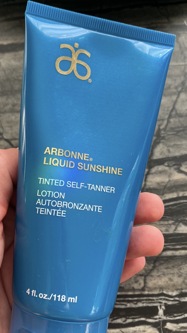 Self Tanner Lotion making love to the bottle image indicator(3)