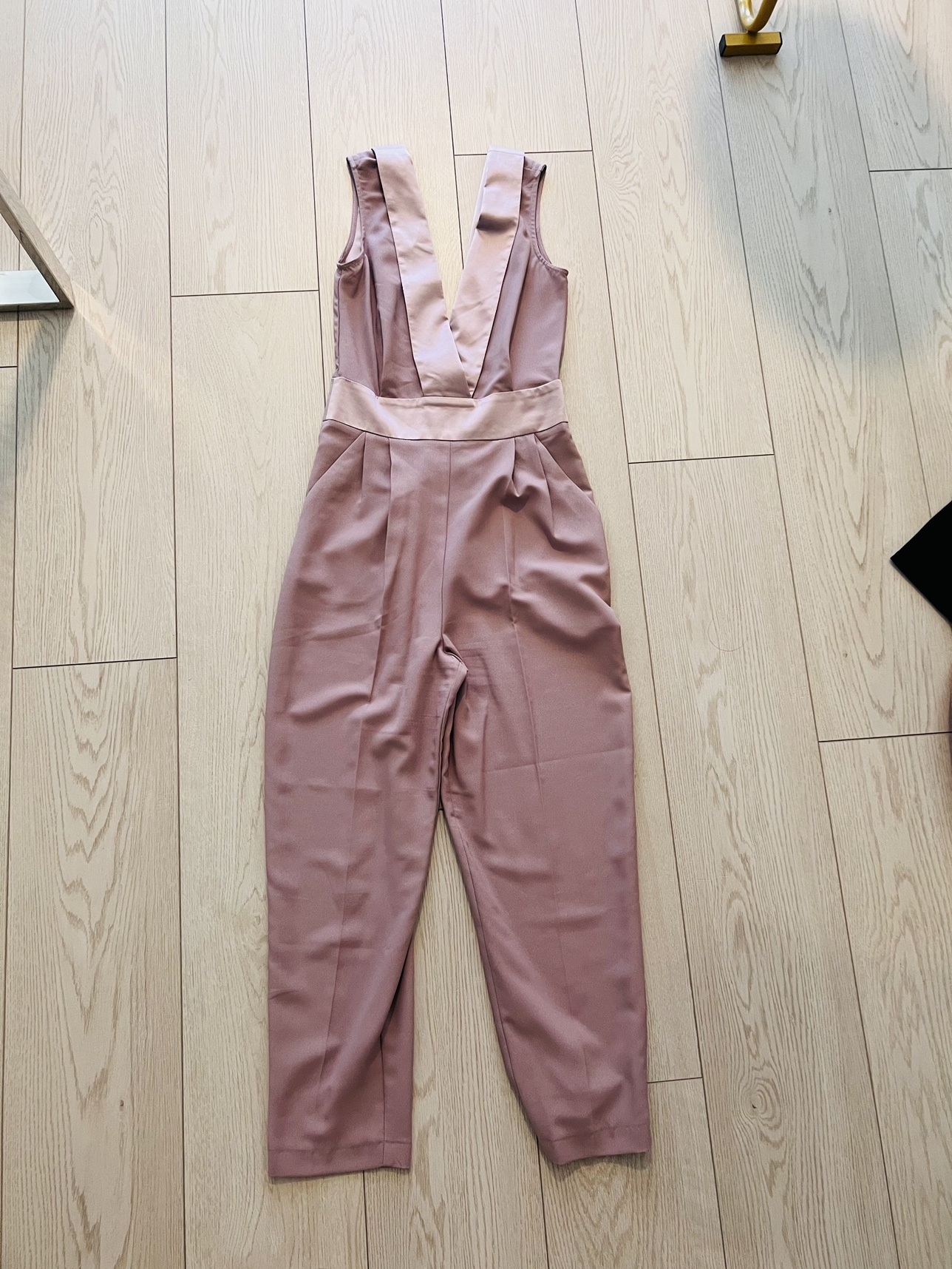 Jumpsuits image indicator(9)