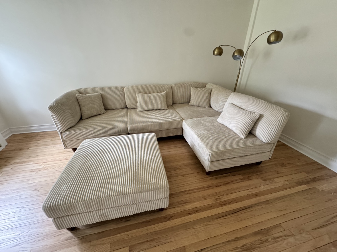 Brand New - 6 pieces sectional - Never Used - photo 4