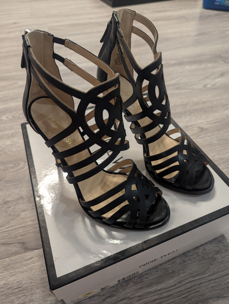 Black High Heel size 6.5