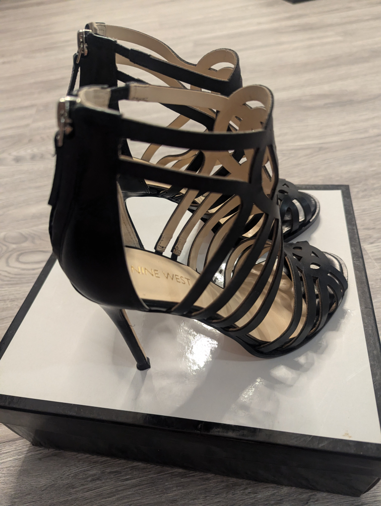 Black High Heel size 6.5 - photo 2