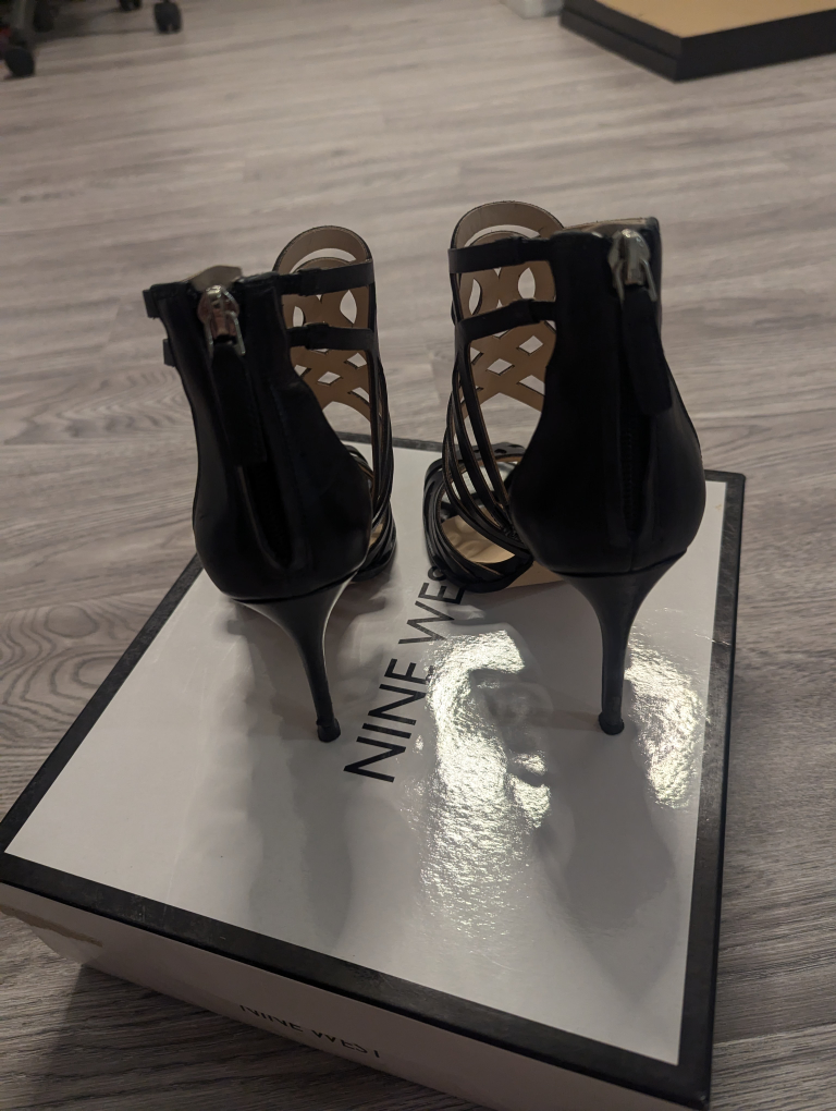 Black High Heel size 6.5 - photo 3