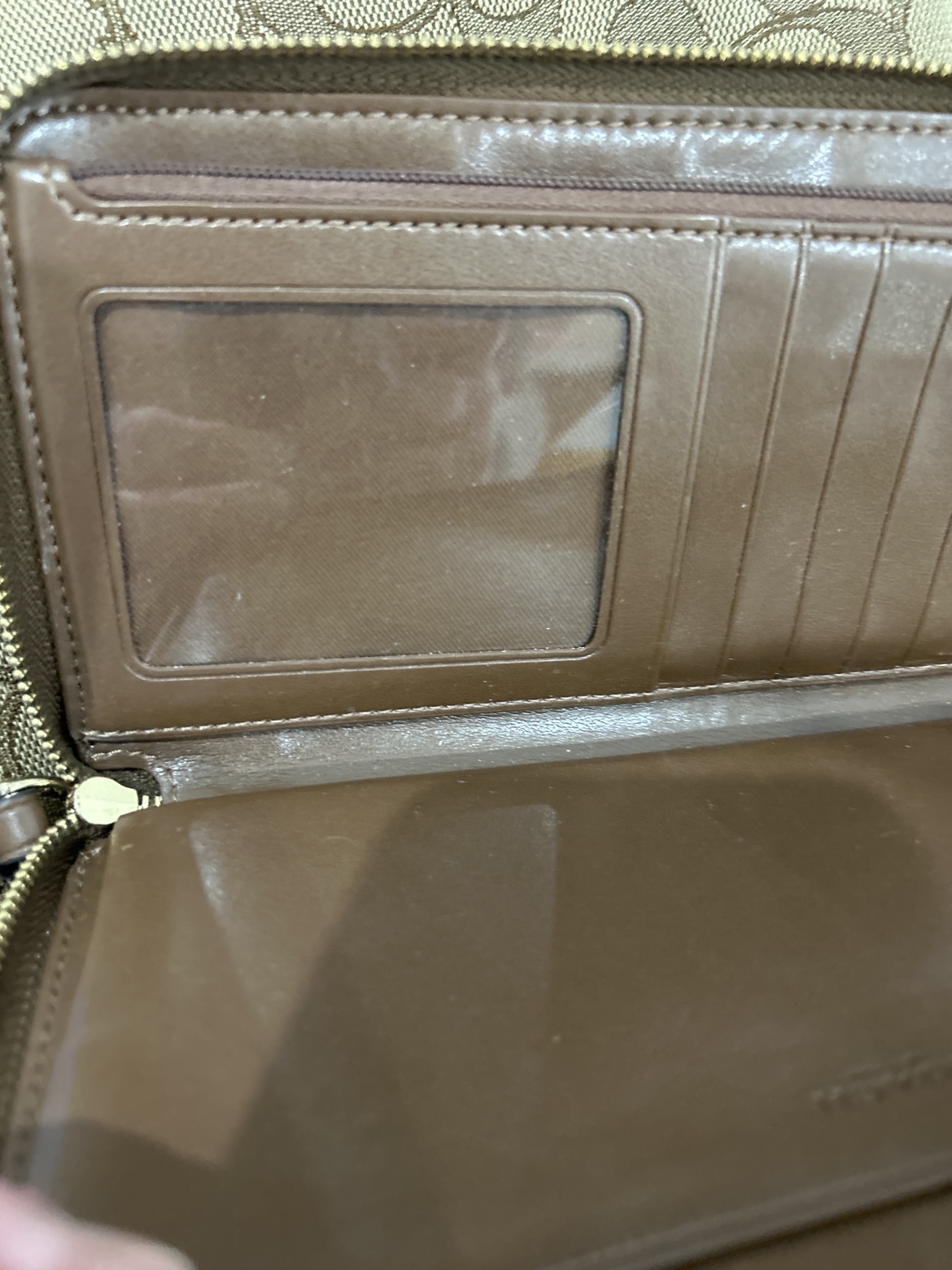 AUTHENTIC COACH purse and wallet image indicator(4)