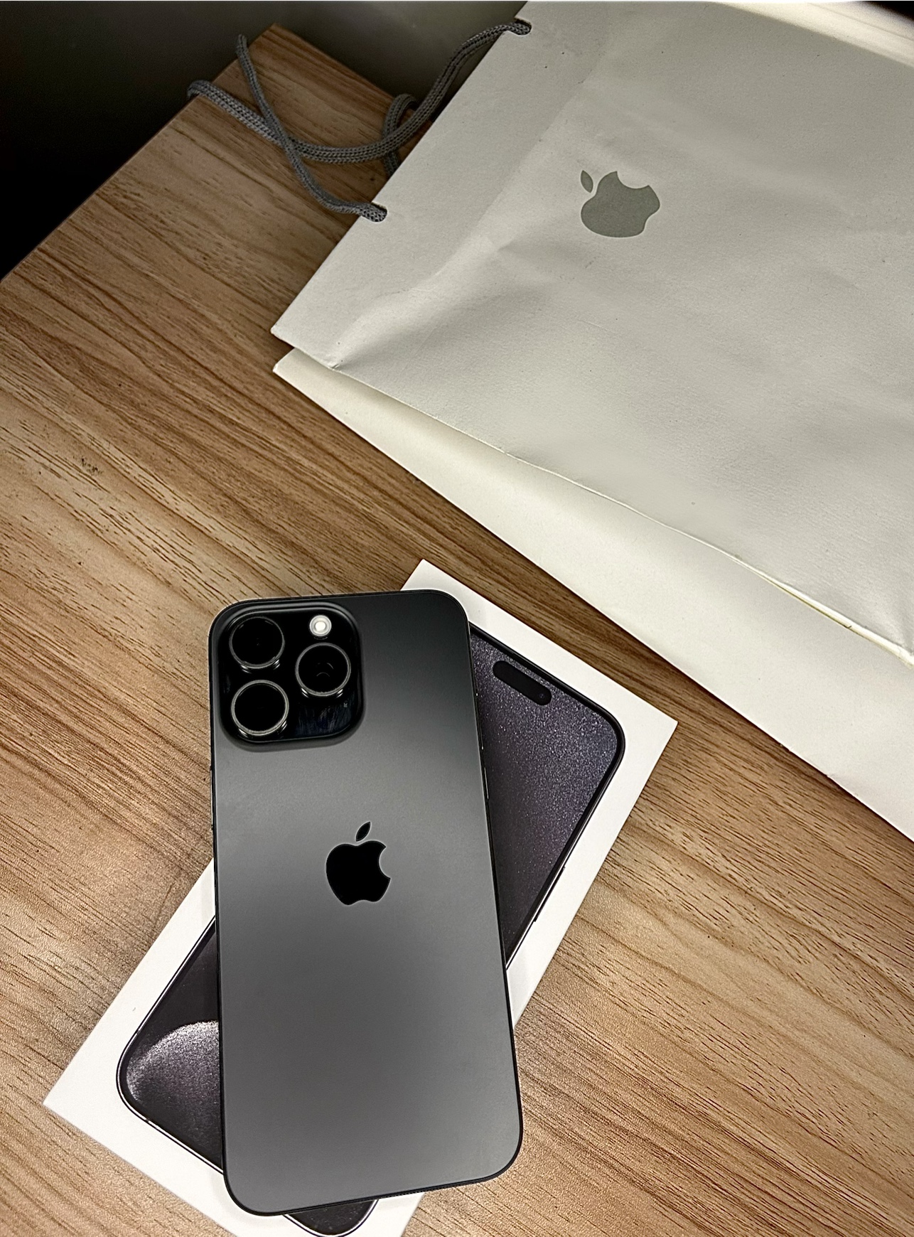 iPhone 15 Pro Max 256GB - Titanium Black
