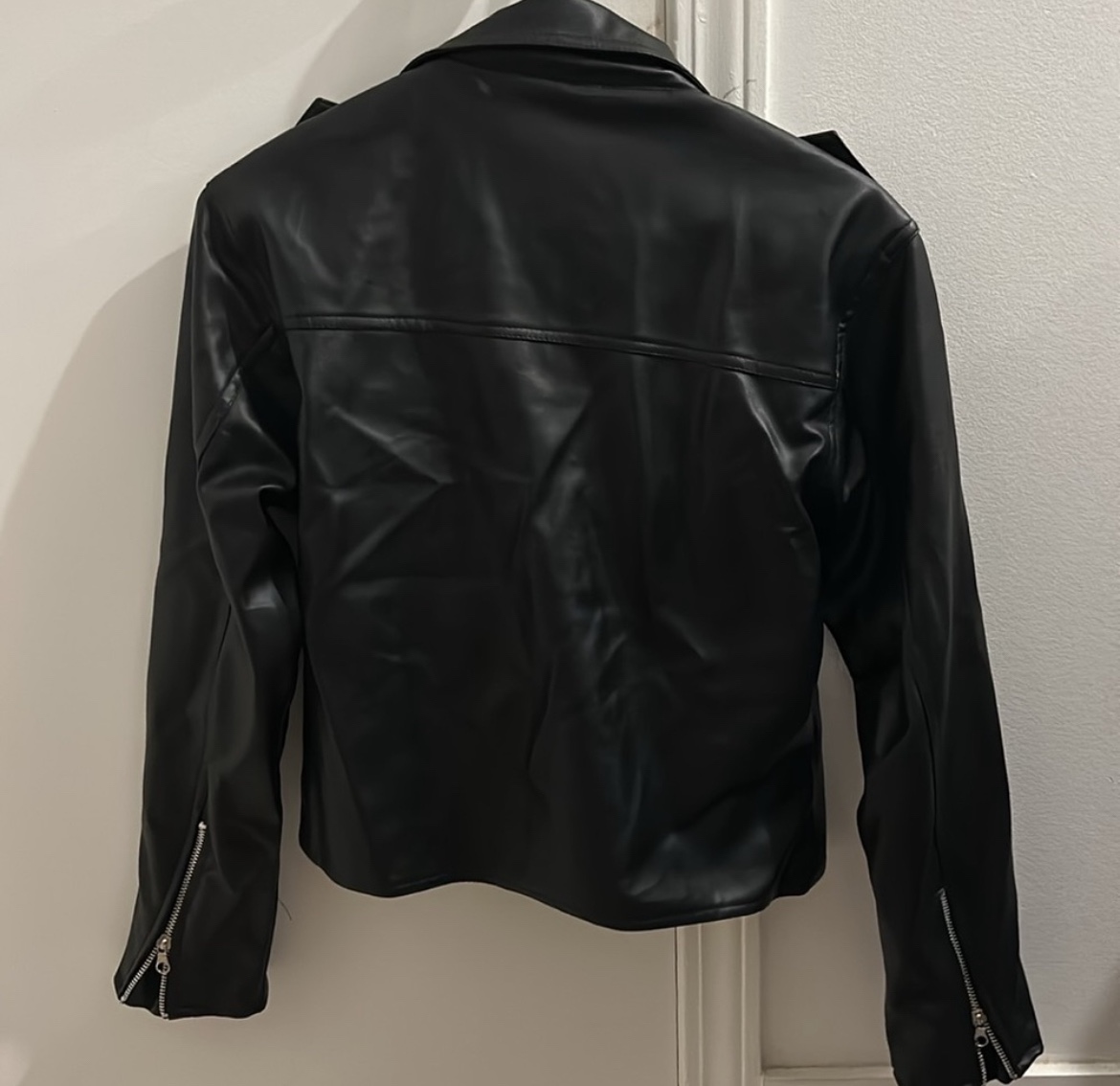 Black leather jacket - photo 4
