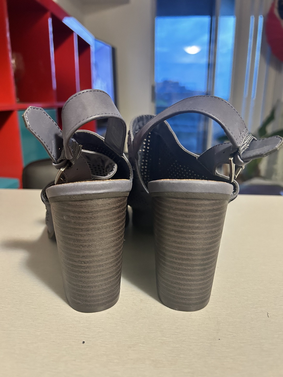 Size 9.5 Sandals - photo 2