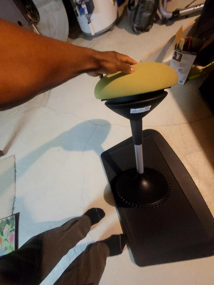 autonomous standing chair and ergonomic matt