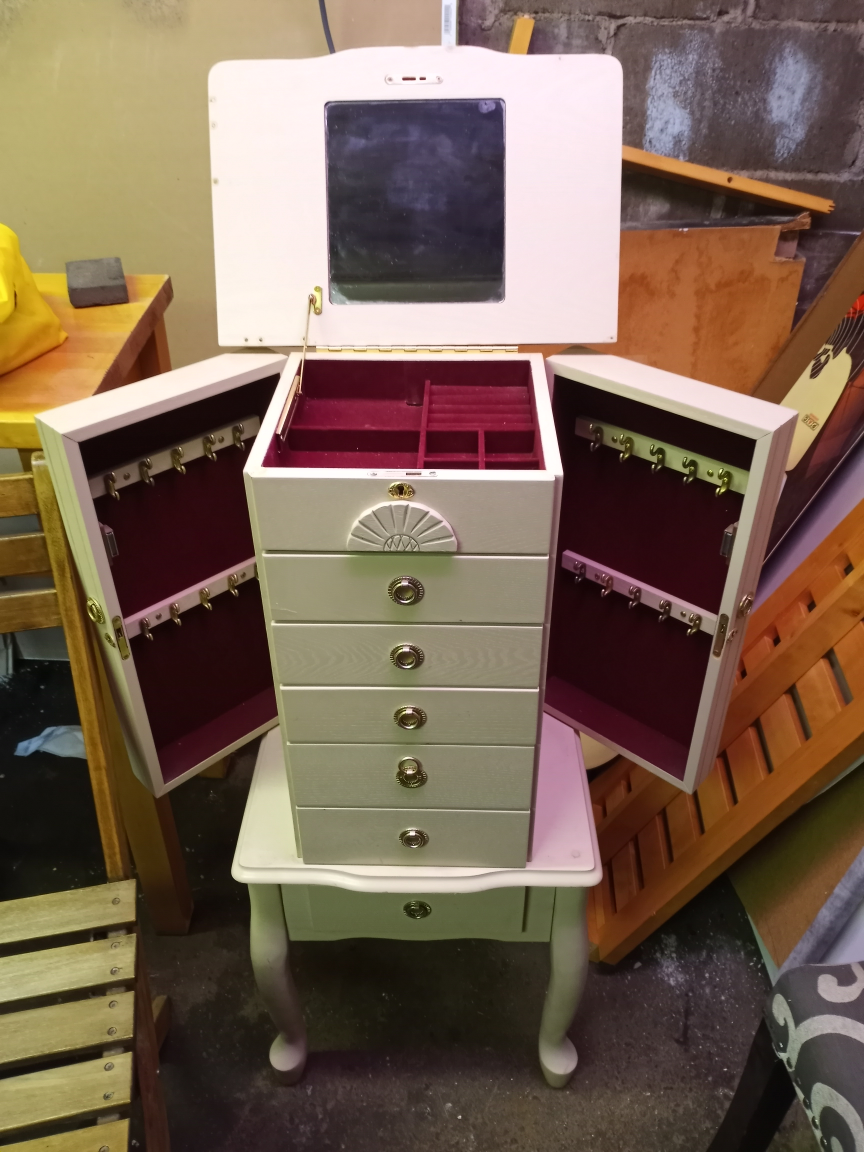 jewelry cabinet - photo 3