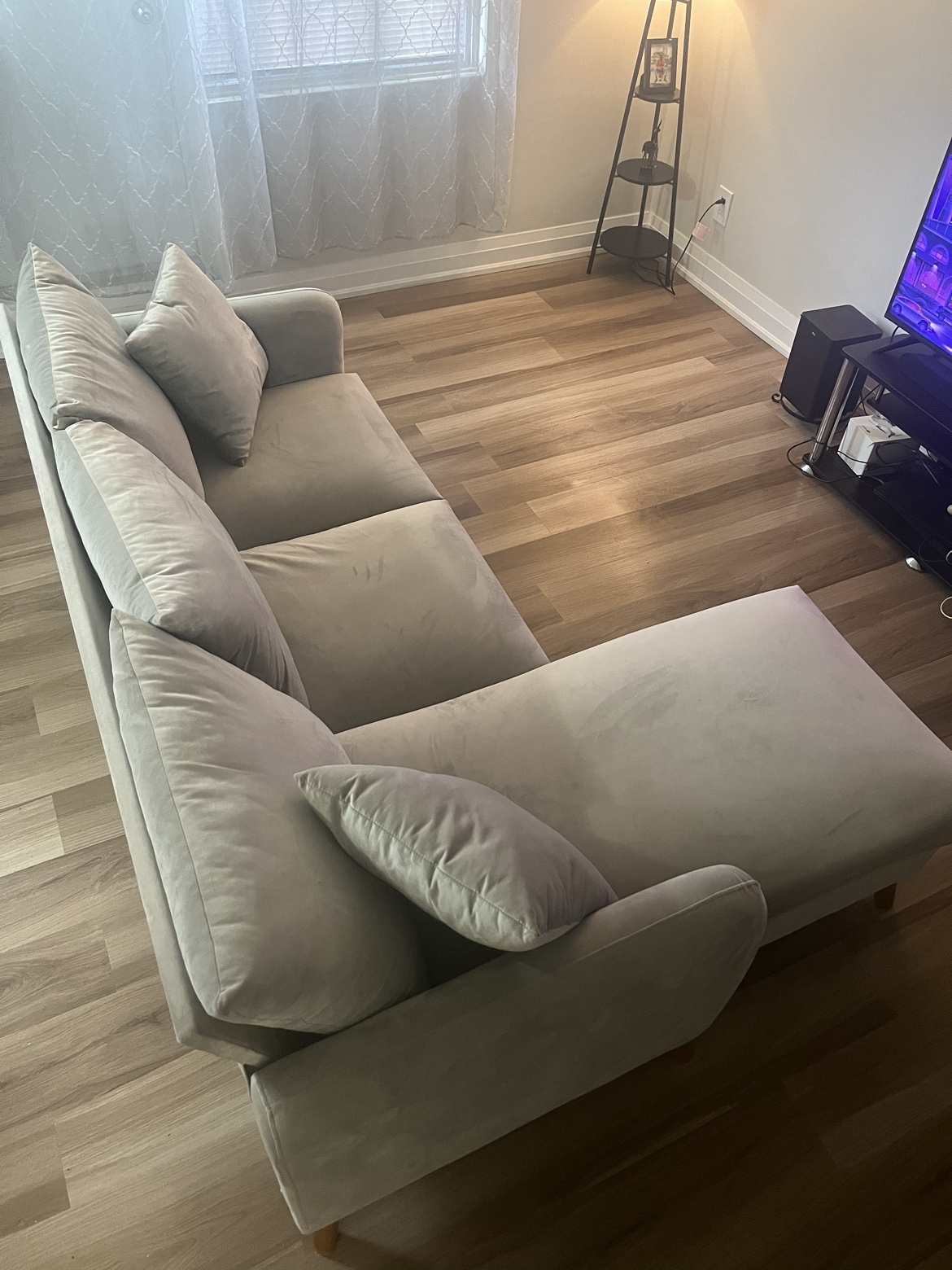 Reversible  Sectional Couch - photo 4