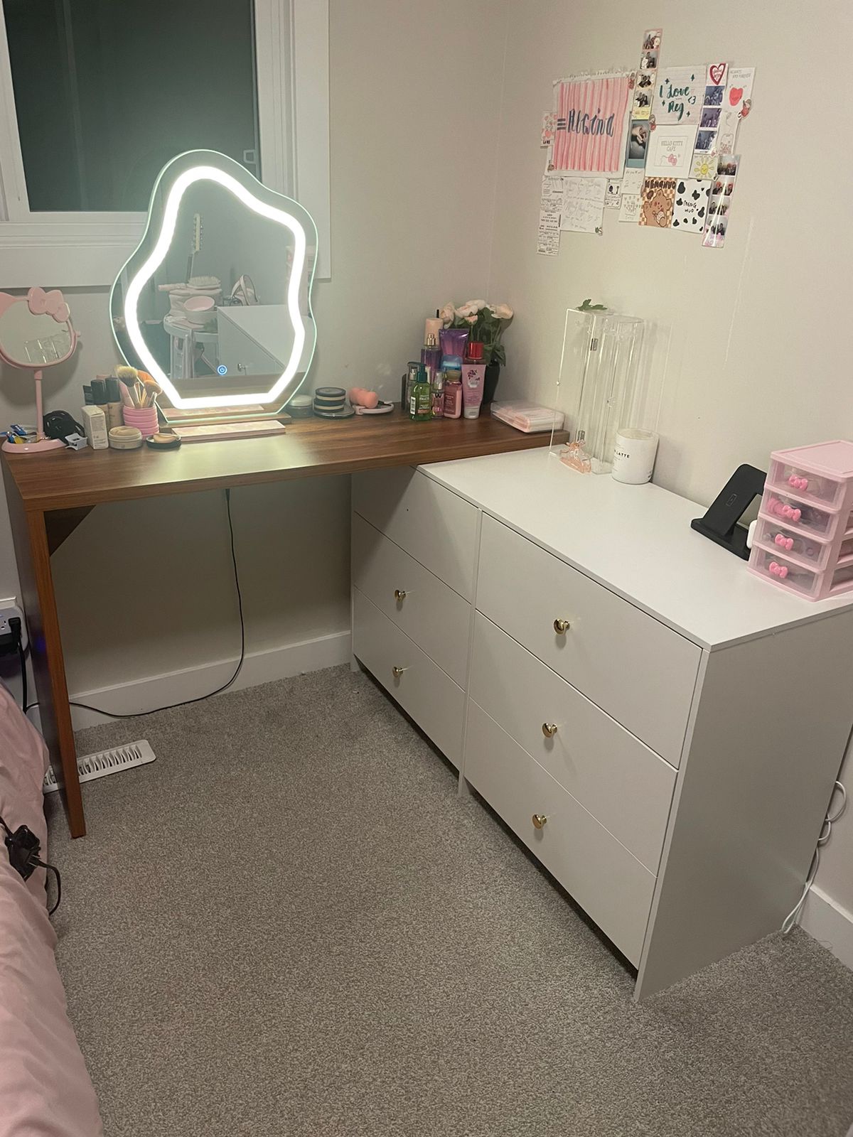 Vanity Desk with lighted mirror