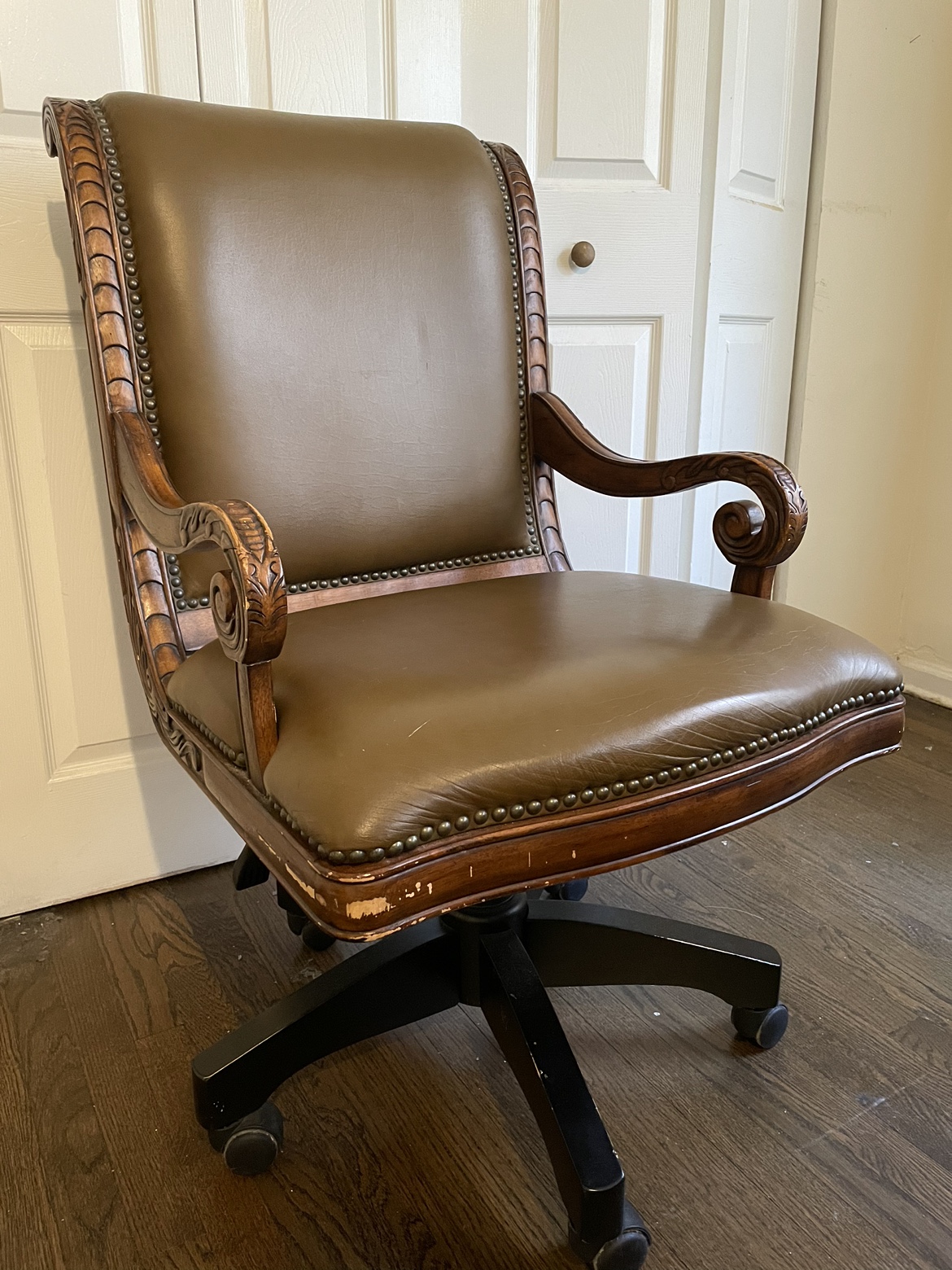 Brown leather vintage desk chair - photo 4