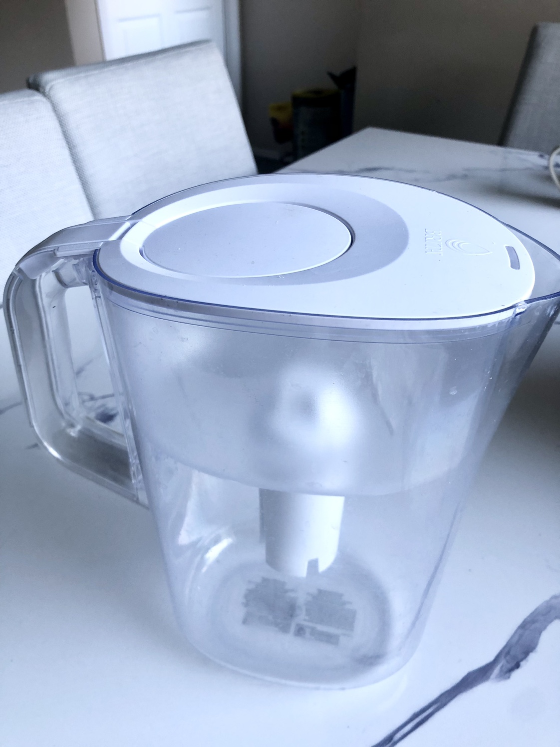 Brita 2.4 L (10-cup) pitcher with smart light and 9 new filters - photo 3