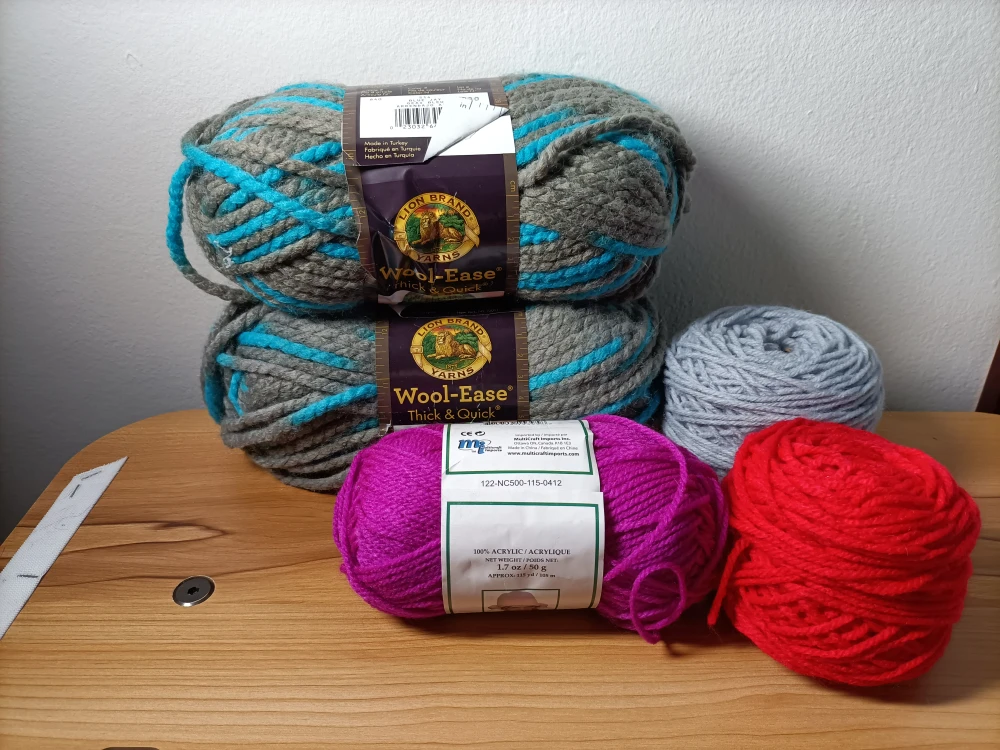 ‼️MOVING SALE‼️Yarn Lot for $5