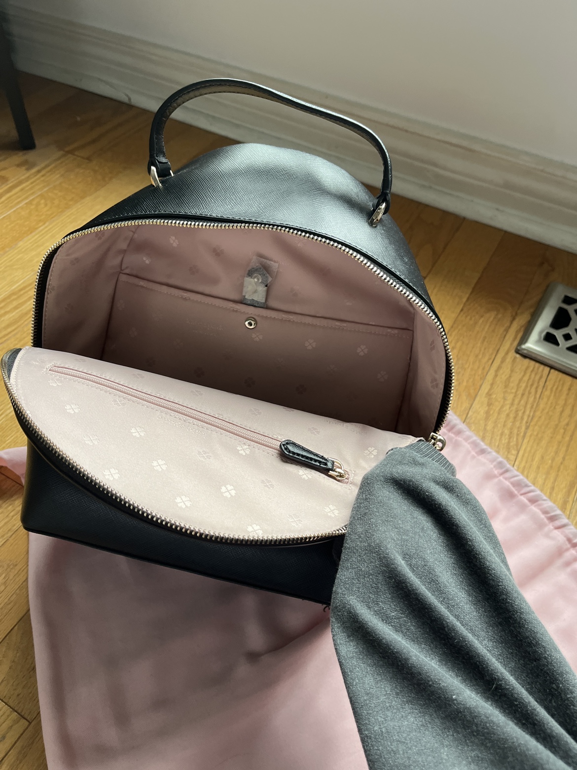 Brand New Kate Spade BackPack image indicator(3)