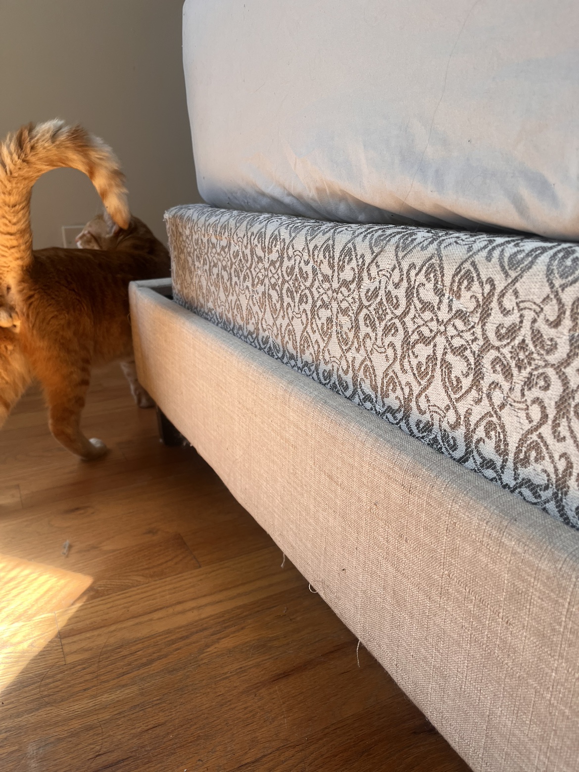 Used queen bed - photo 3