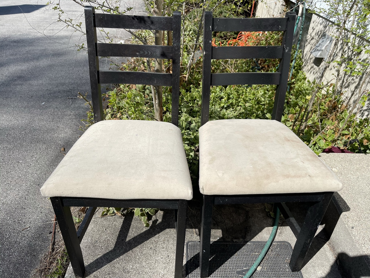 Set of chairs thumbnail