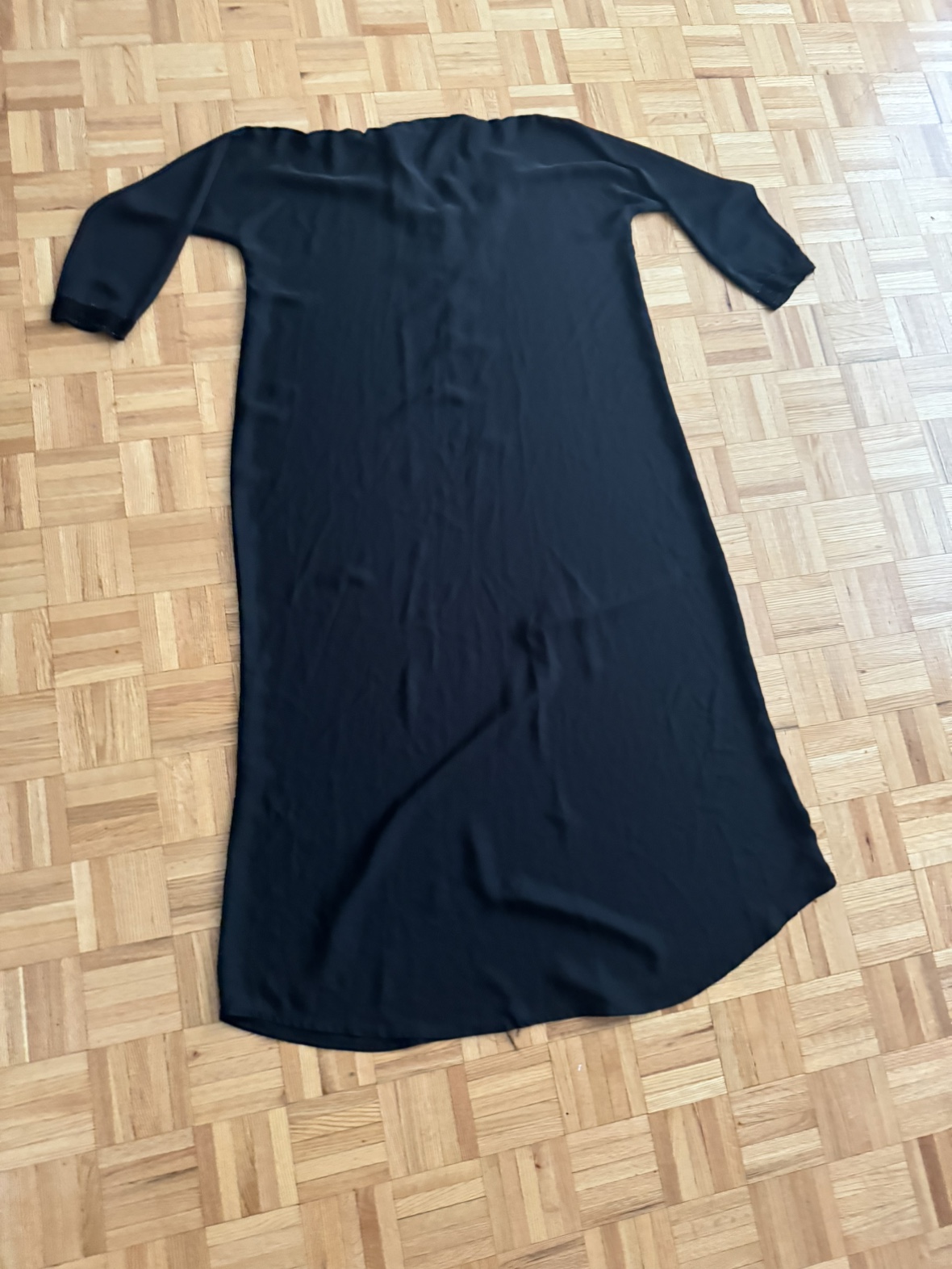 Plain black abaya image indicator(2)