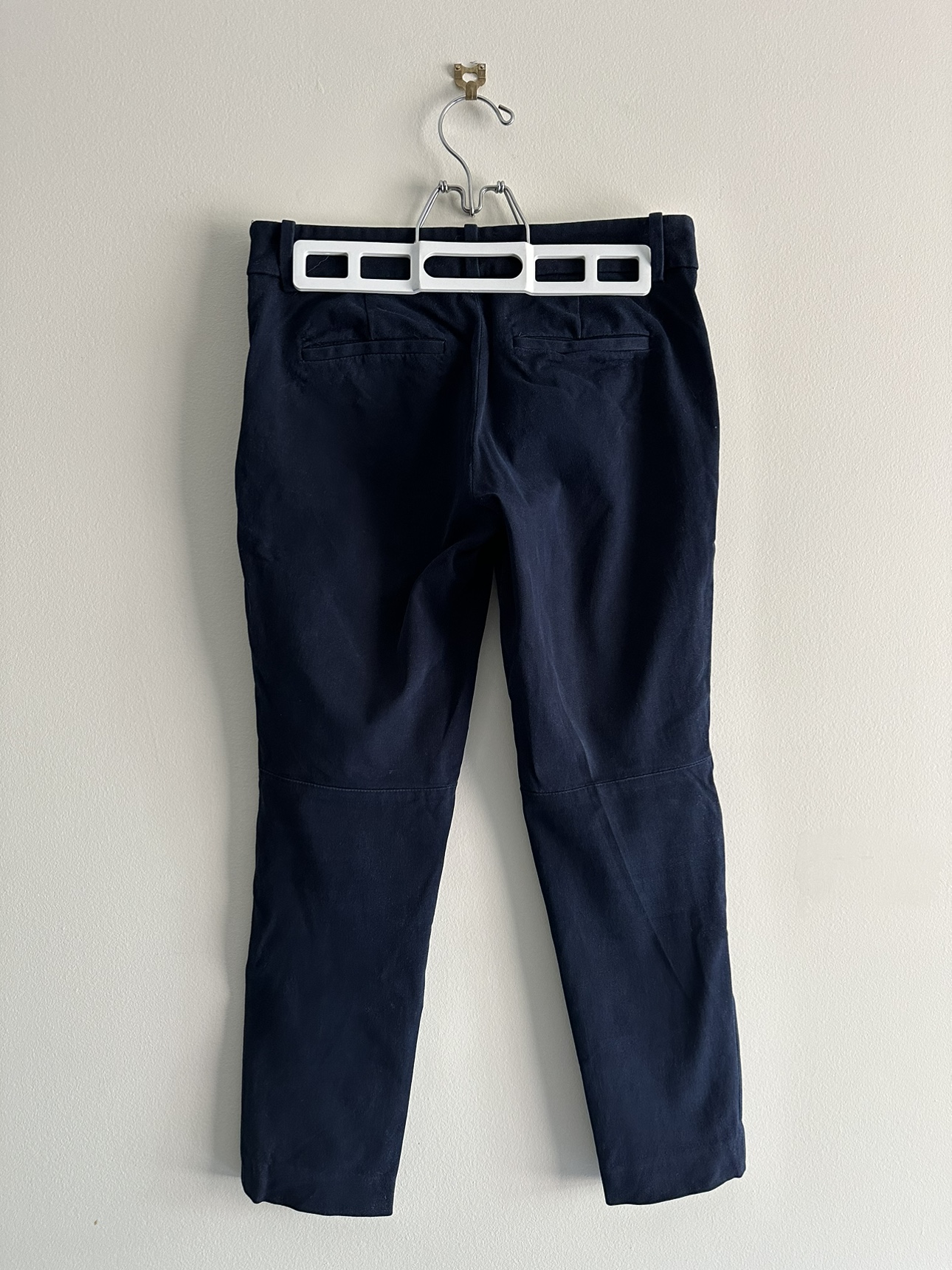 Aritzia Babaton cropped pants (navy) - photo 2