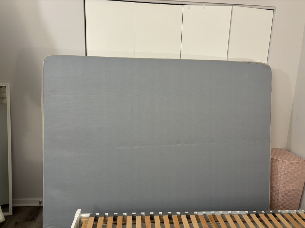 Spring mattress - Queen size - photo 2