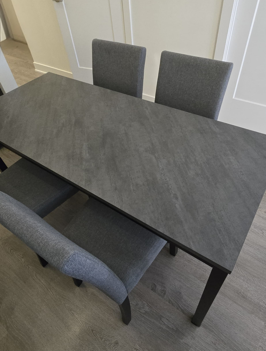 Selling Dining Table & 4 Chairs Set - Excellent Condition! - photo 2