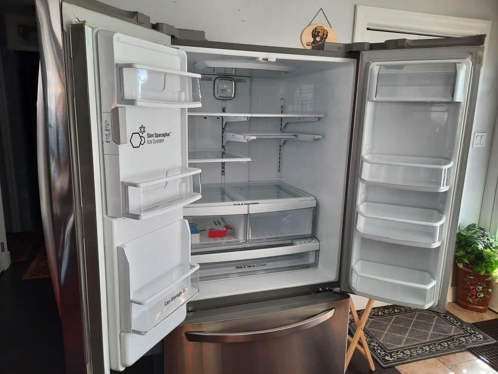 LG french door fridge LIKE BRAND NEW - photo 2
