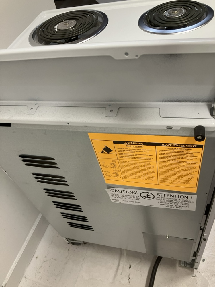 GE 24” Stove (like new) - photo 4