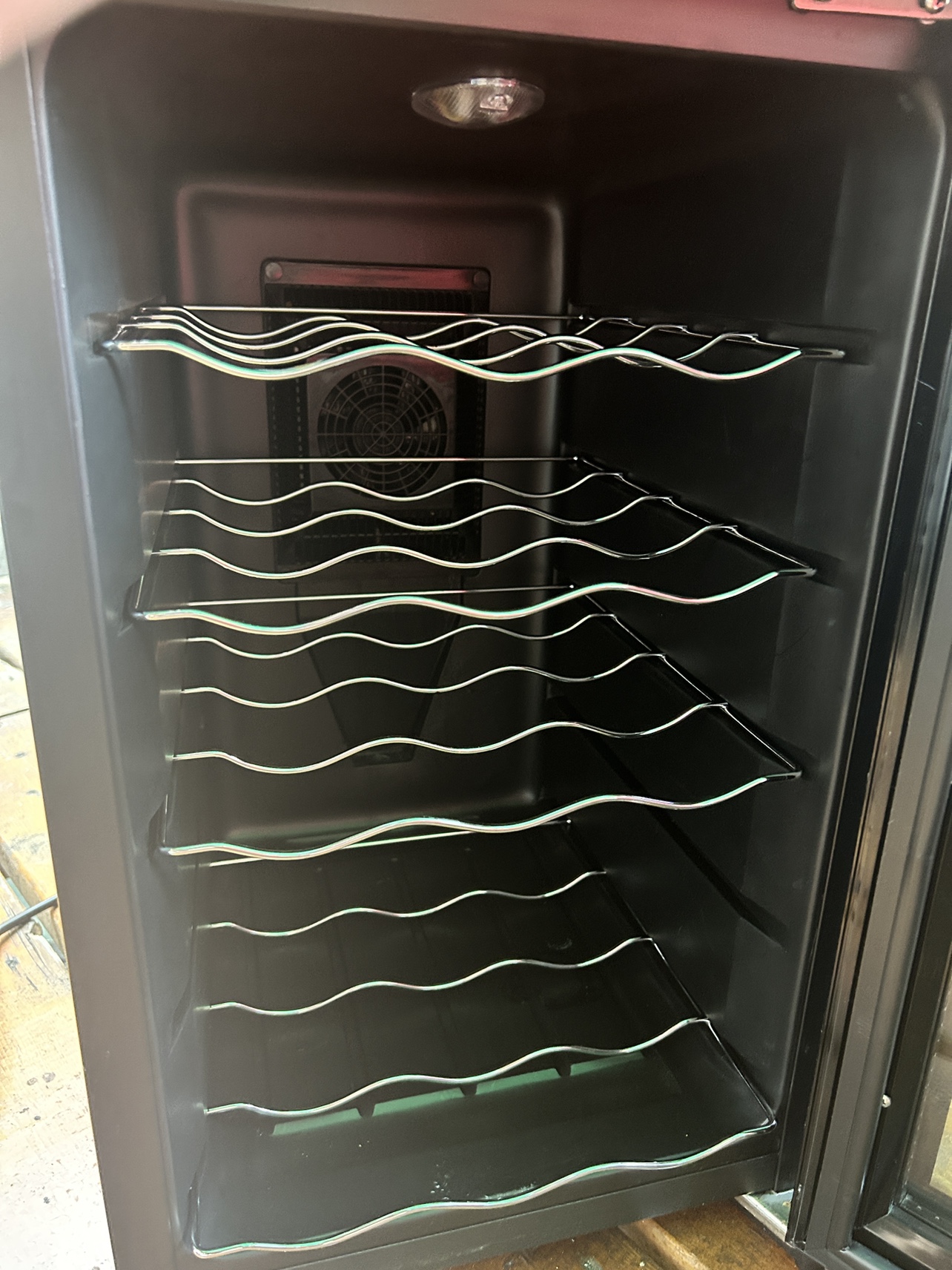 Wine fridge - photo 2