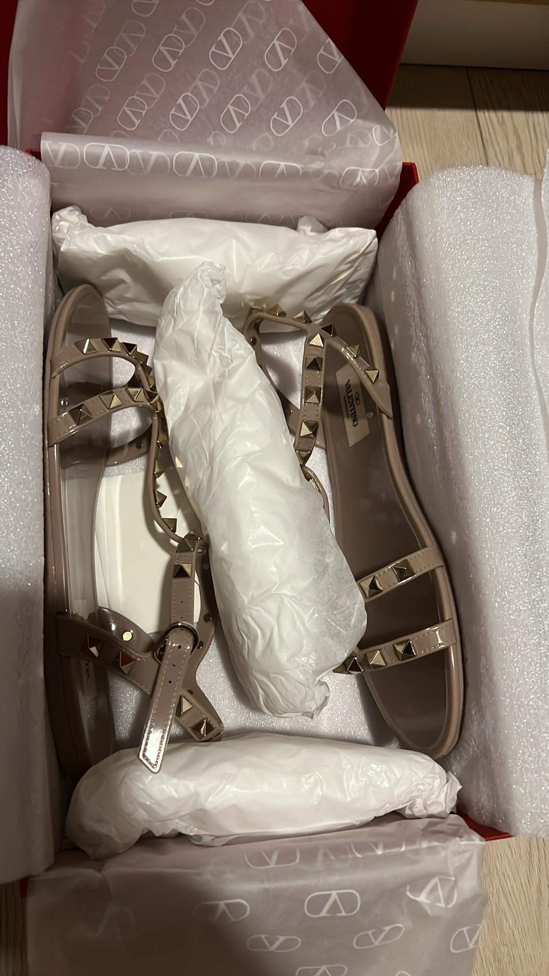 Valentino jelly rockstud image indicator(2)