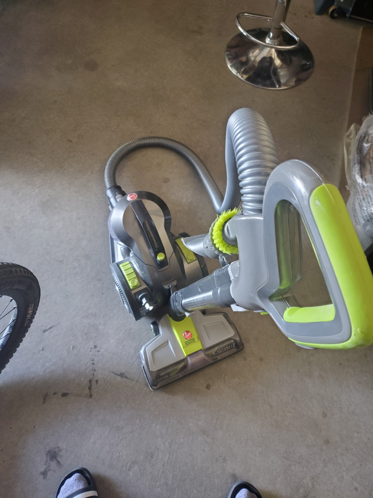 Hoover Upright Wind Tunnel Vacuum - photo 4