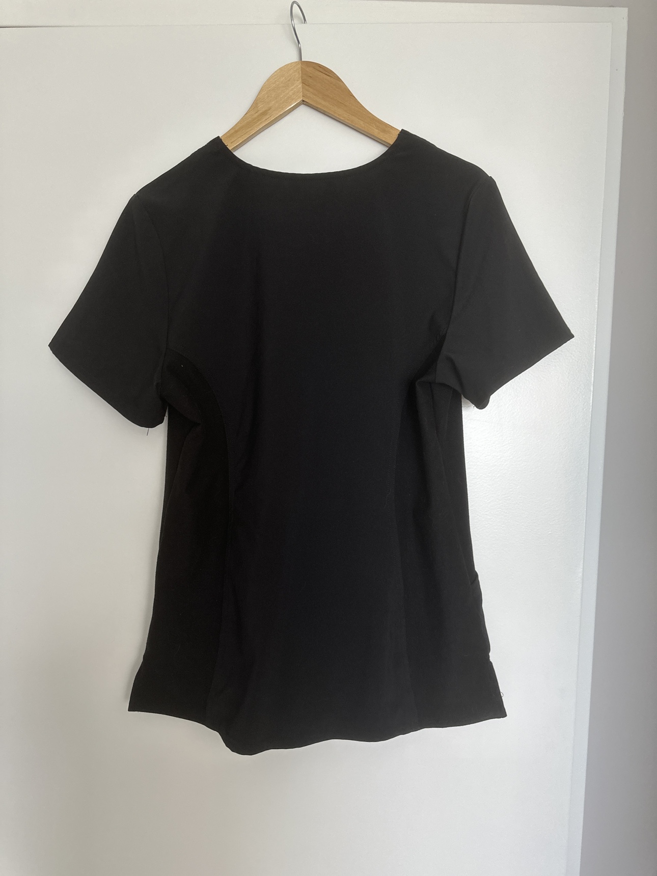 Black scrub shirt - photo 5