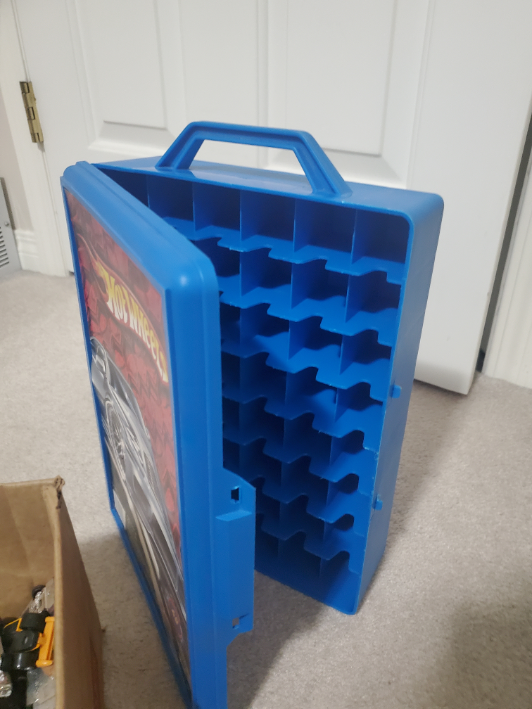 Hot Wheels Assorted (with case) - photo 3