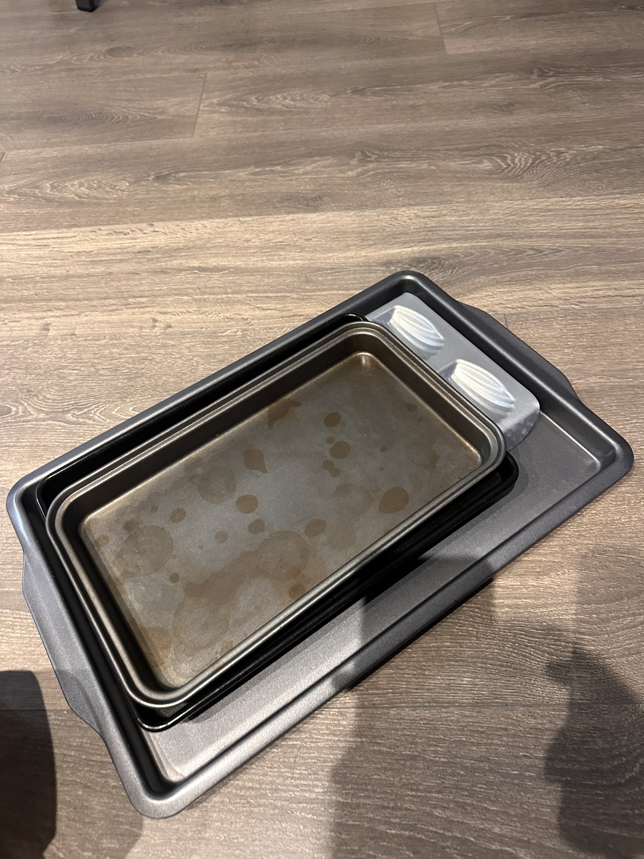 Baking pan, Madeleine pan, baking mat and Piping bag image indicator(8)