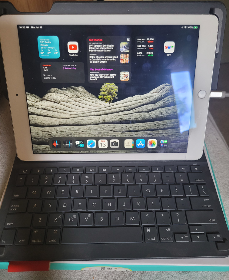 Logitech, Combo Touch for Ipad (7th & 8th  Generation). image indicator(2)