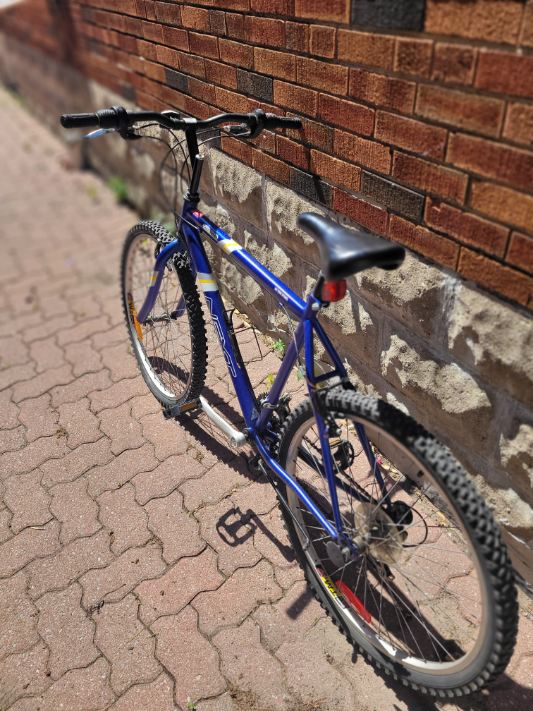 26 inch  bicycle  18 speed good condition. image indicator(3)