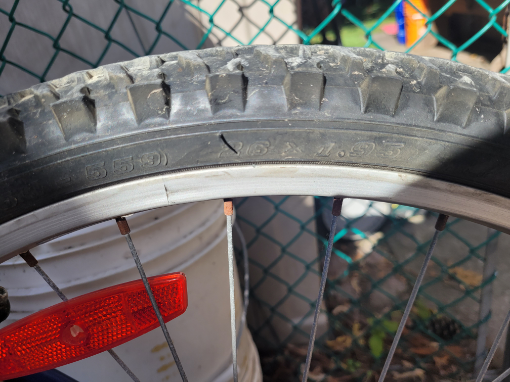 26 inch  bicycle  18 speed good condition. image indicator(5)