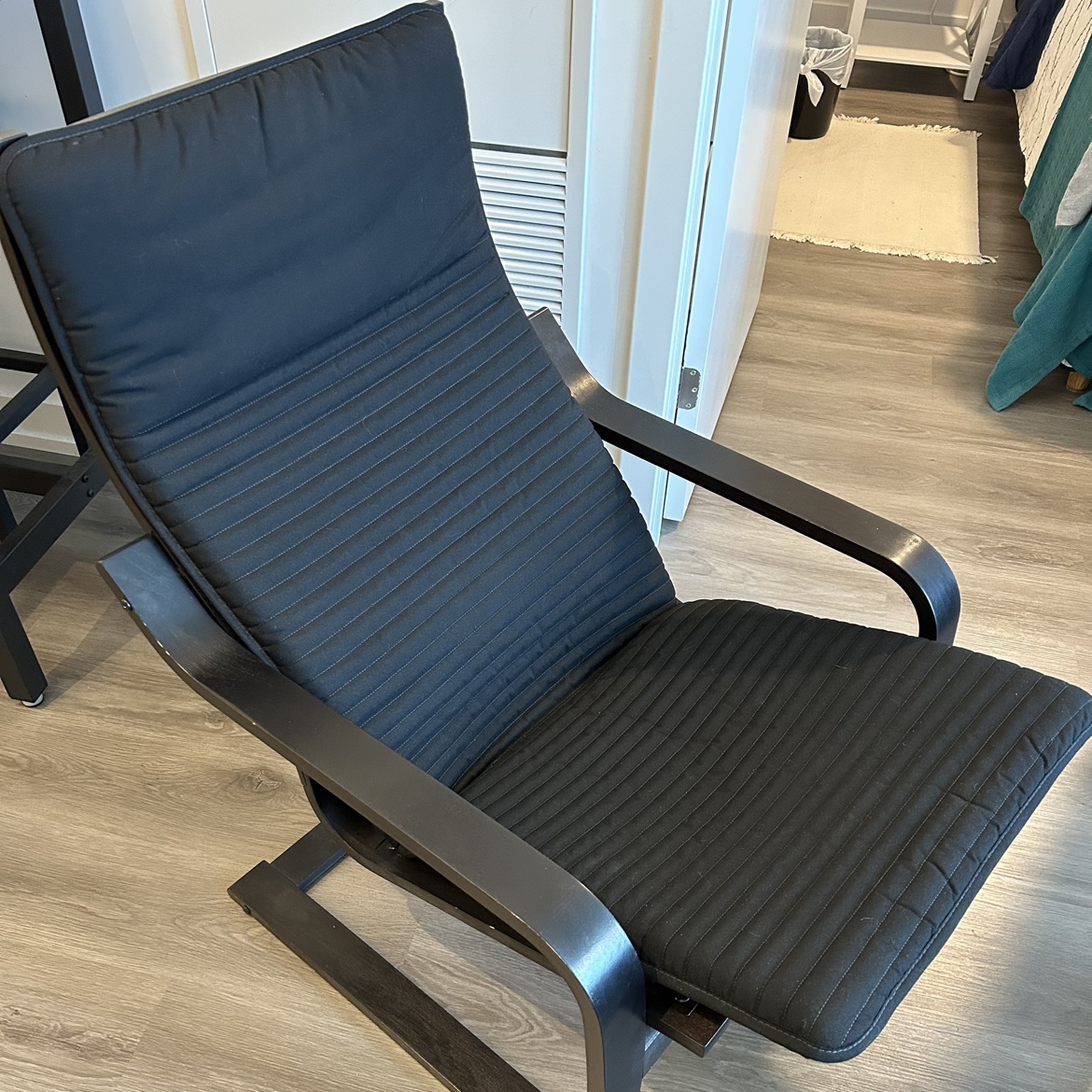 Armchair IKEA NEEDS TO GO - photo 2