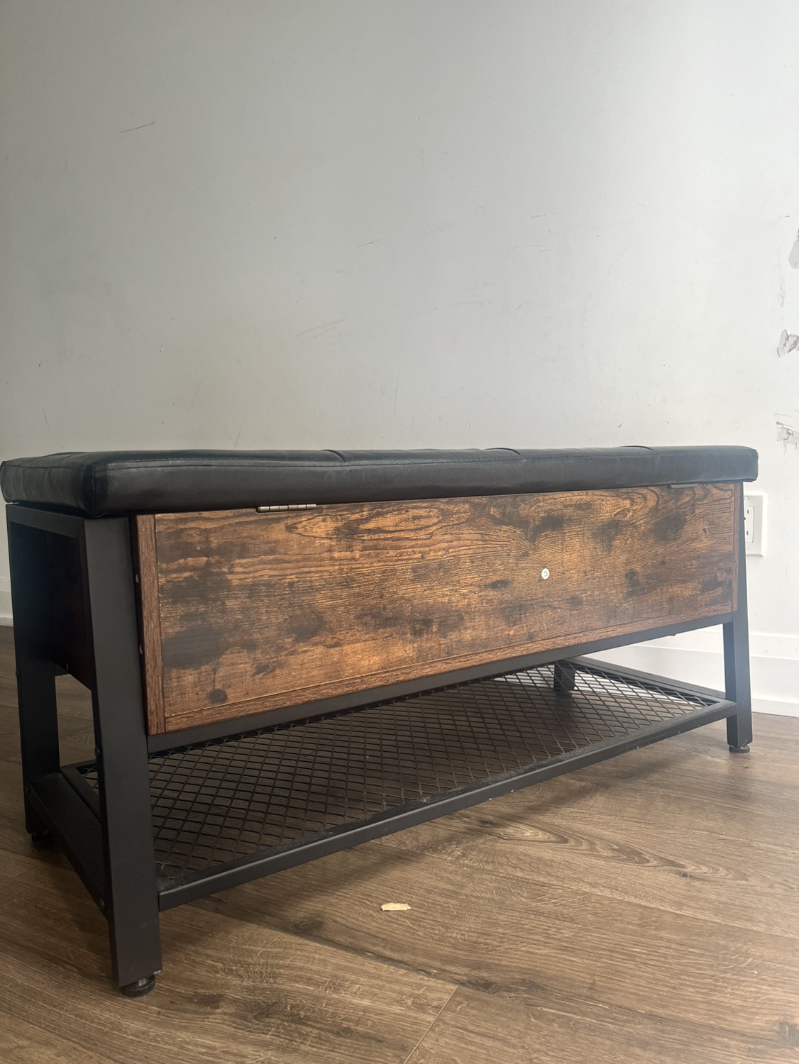 Bench with storage unit compartment image indicator(3)
