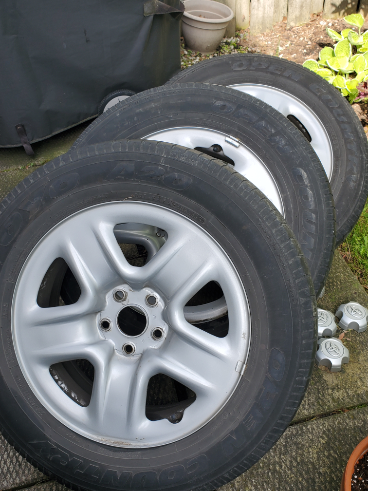 4 Toyo All Season tires with 5 bolt rims thumbnail