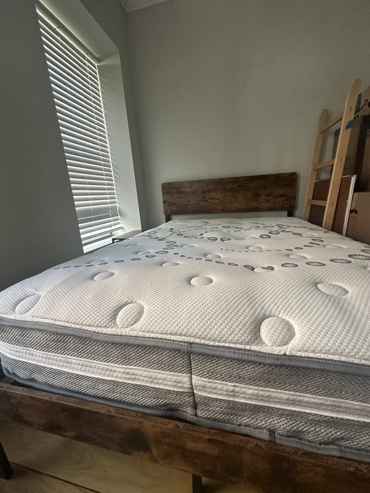Full size bed frame - photo 4
