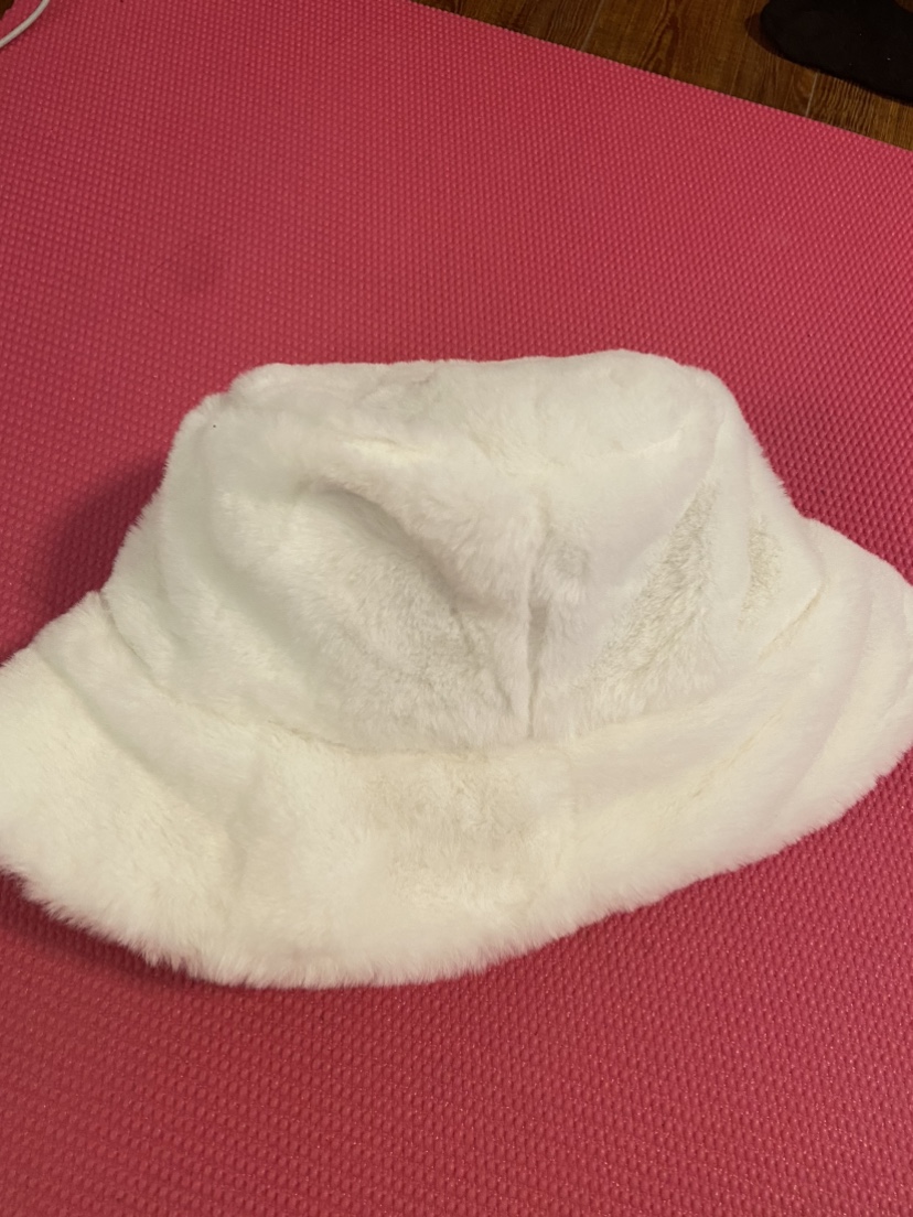 A cute winter white hat image indicator(2)