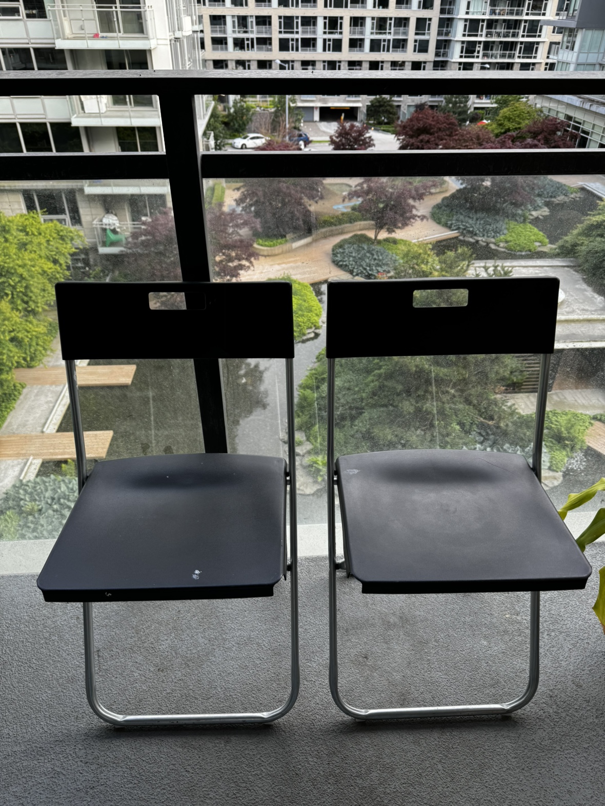 Set of two Folding Chairs thumbnail