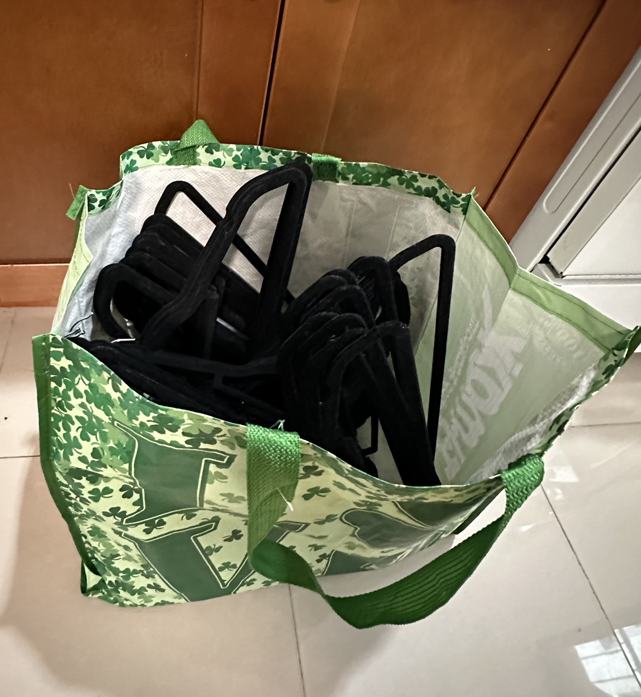 #freecycle 50+ hangers image indicator(2)